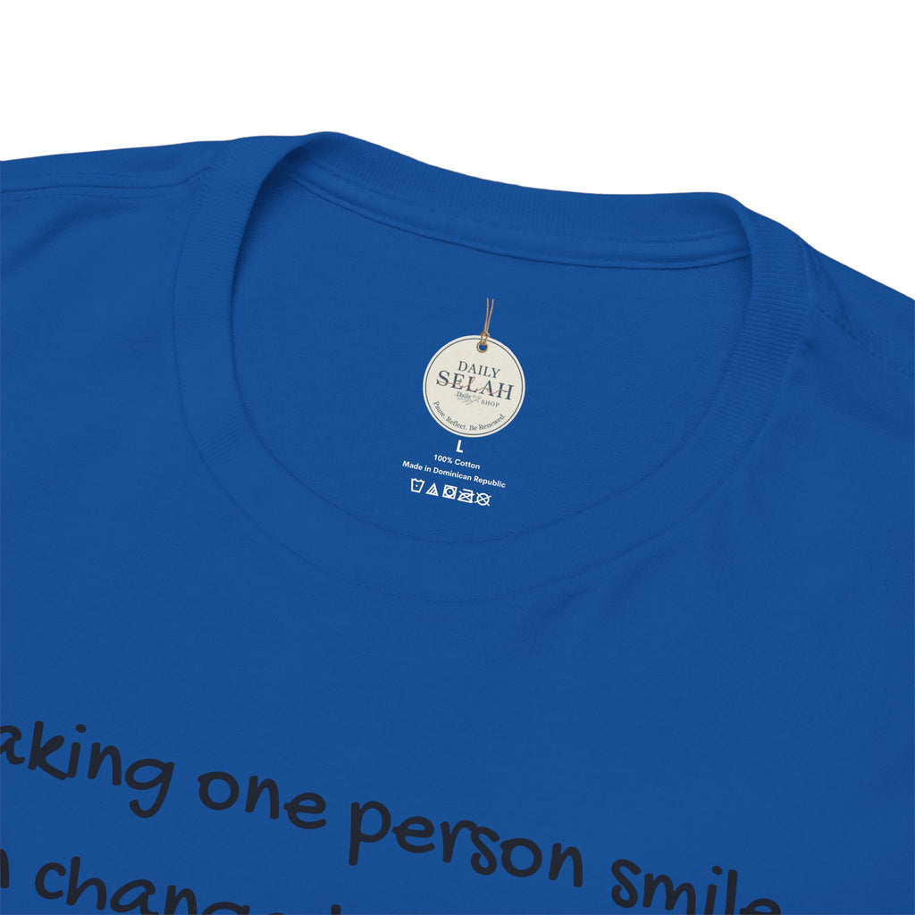 Inspirational Daisy Tee — “Making one person smile can change the world” Proverbs 11:21