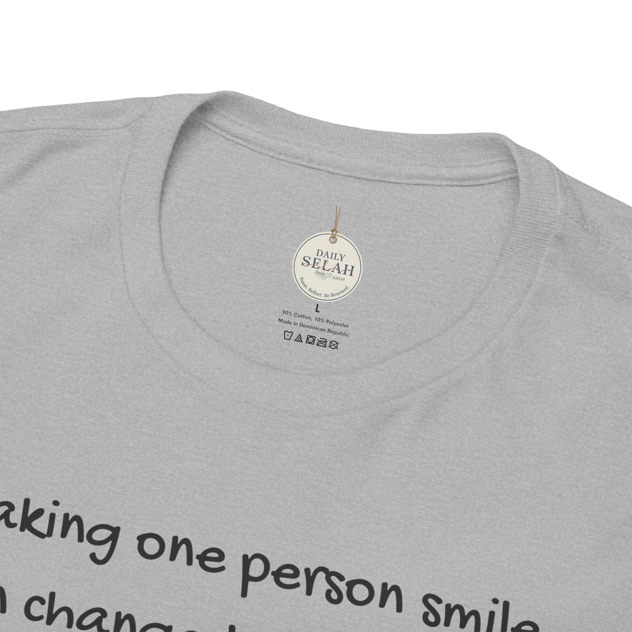 Inspirational Daisy Tee — “Making one person smile can change the world” Proverbs 11:21