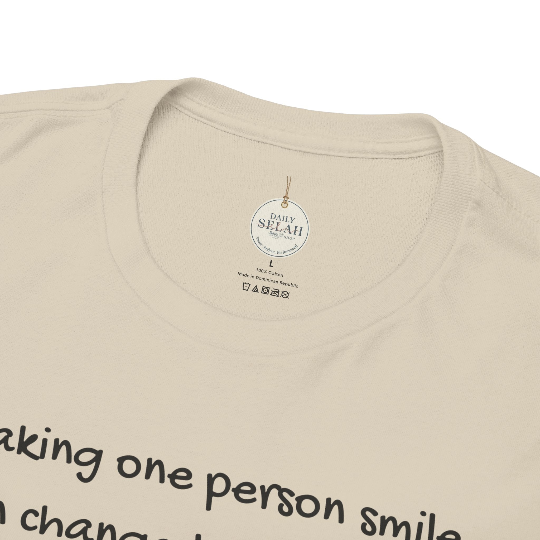 Inspirational Daisy Tee — “Making one person smile can change the world” Proverbs 11:21