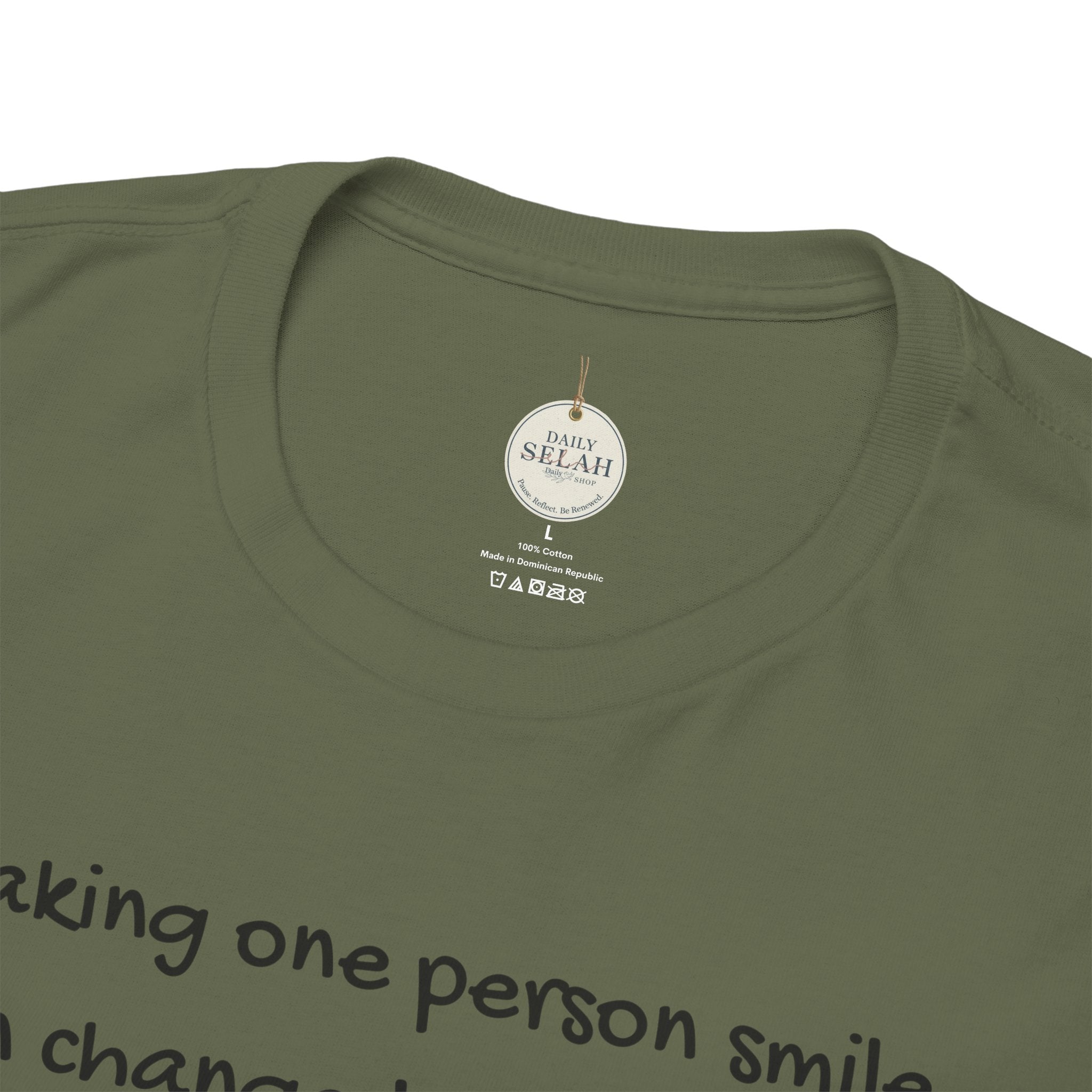 Inspirational Daisy Tee — “Making one person smile can change the world” Proverbs 11:21