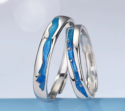 Small Design Feeling Rings - A Stylish Pair